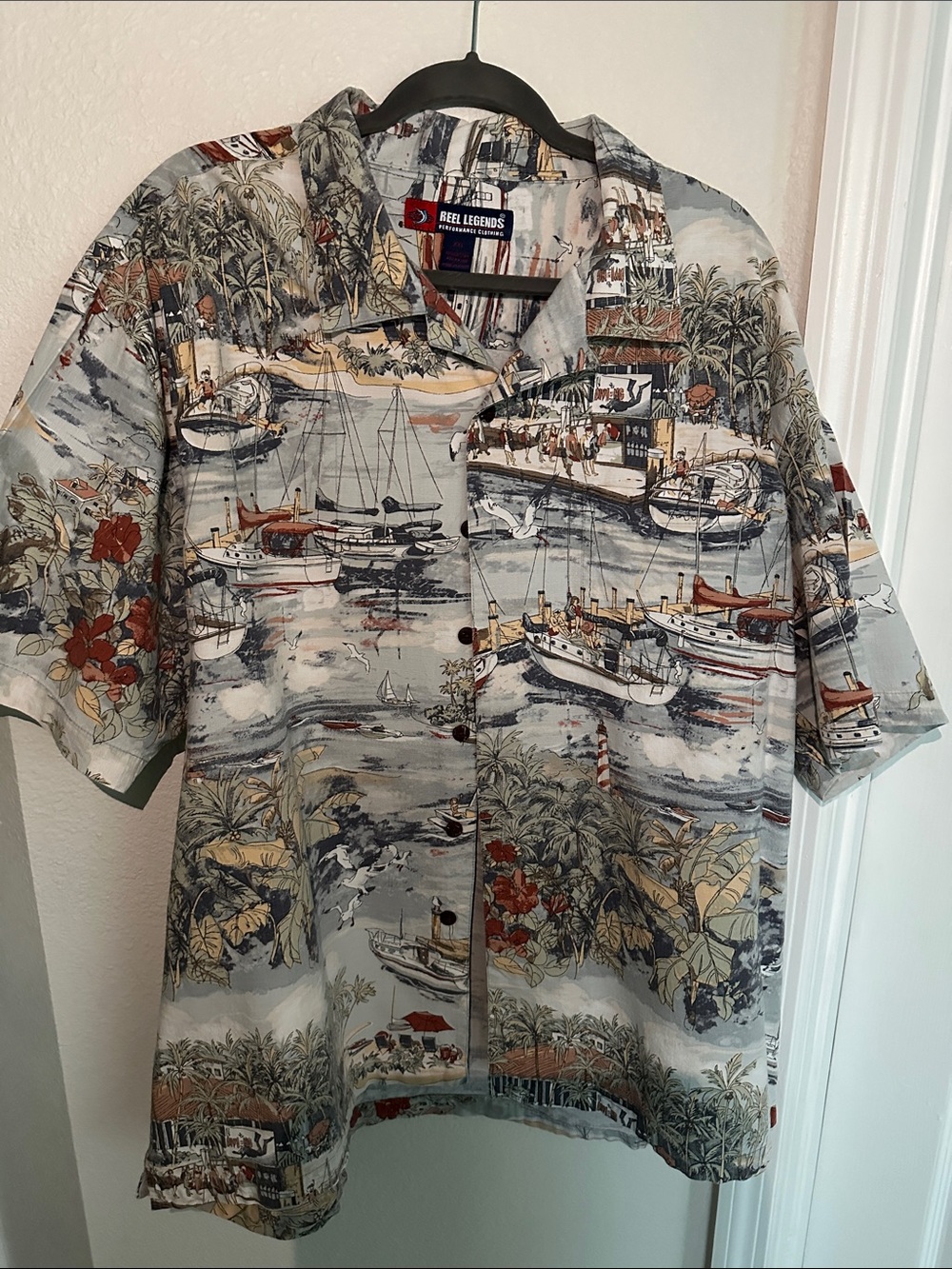Reel Legends Men’s Harbor Sail boat Tropical -Sleeve Shirt Gray
